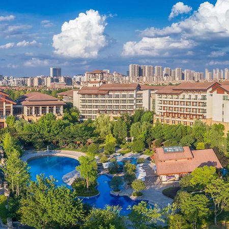 Hilton Wuhan Optics Valley Екстер'єр фото