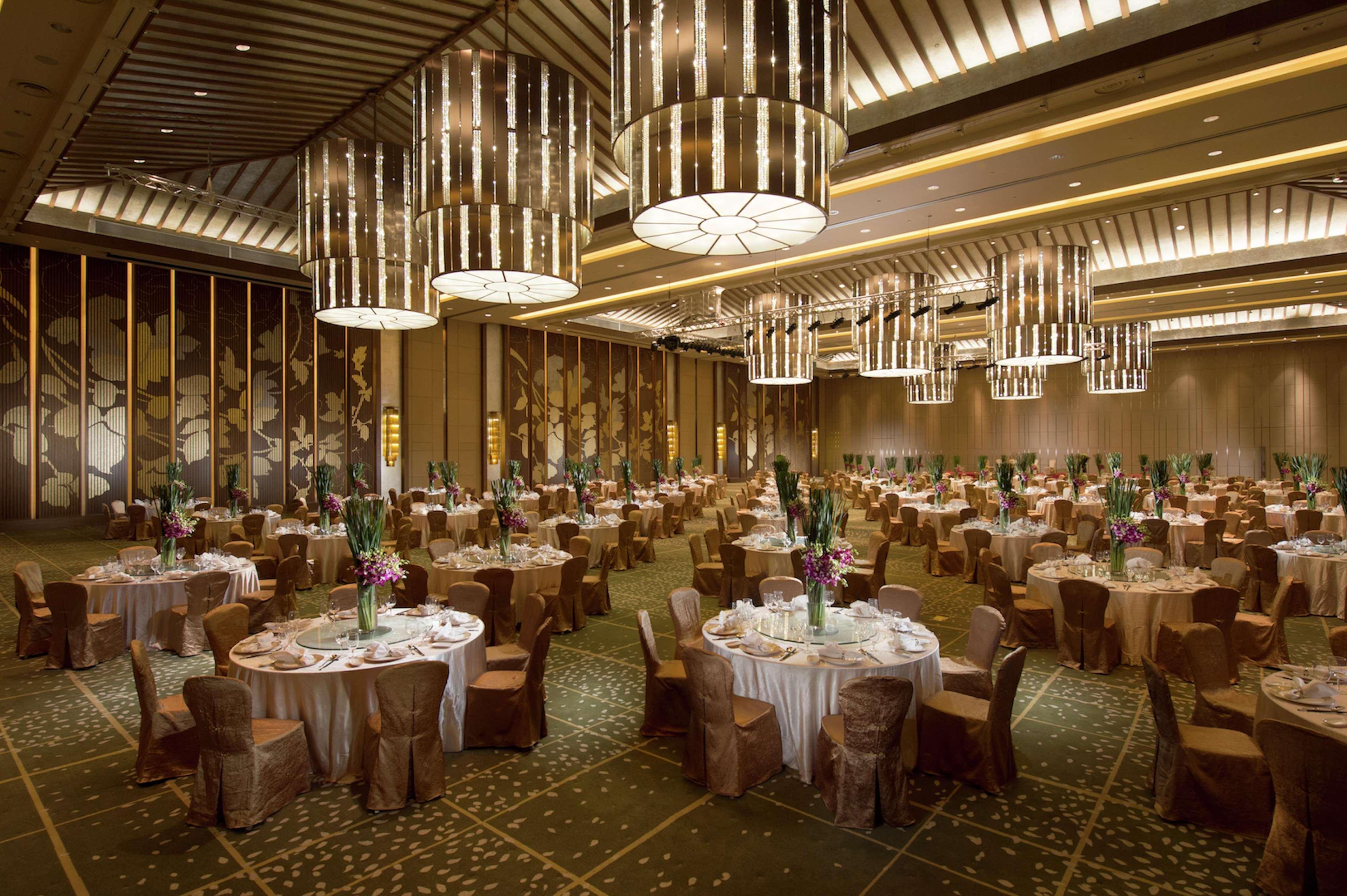 Hilton Wuhan Optics Valley Екстер'єр фото