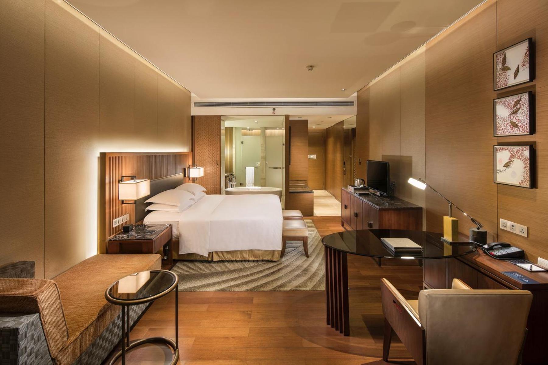 Hilton Wuhan Optics Valley Екстер'єр фото