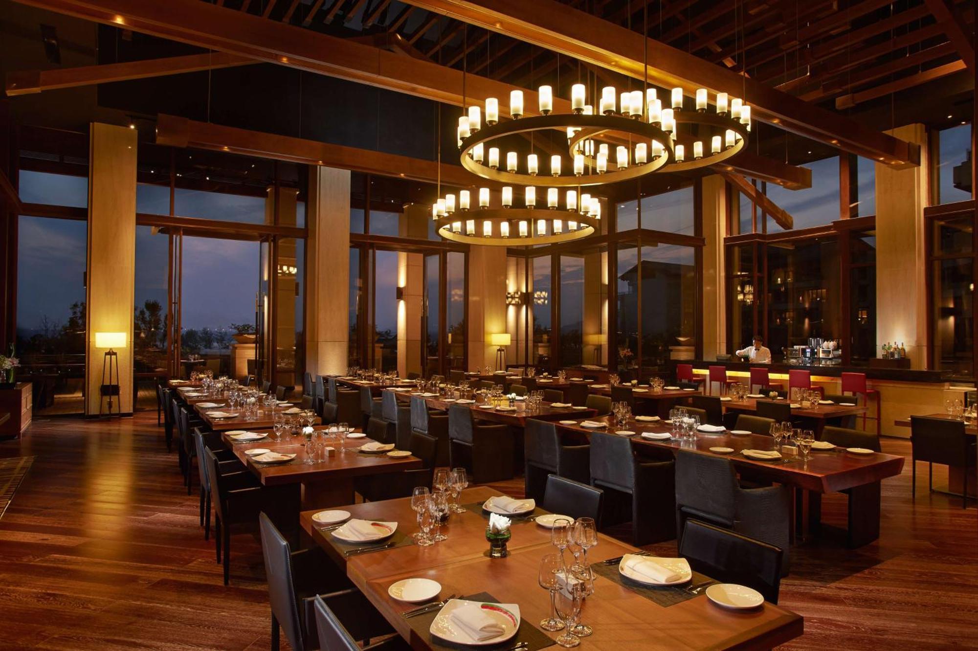 Hilton Wuhan Optics Valley Екстер'єр фото