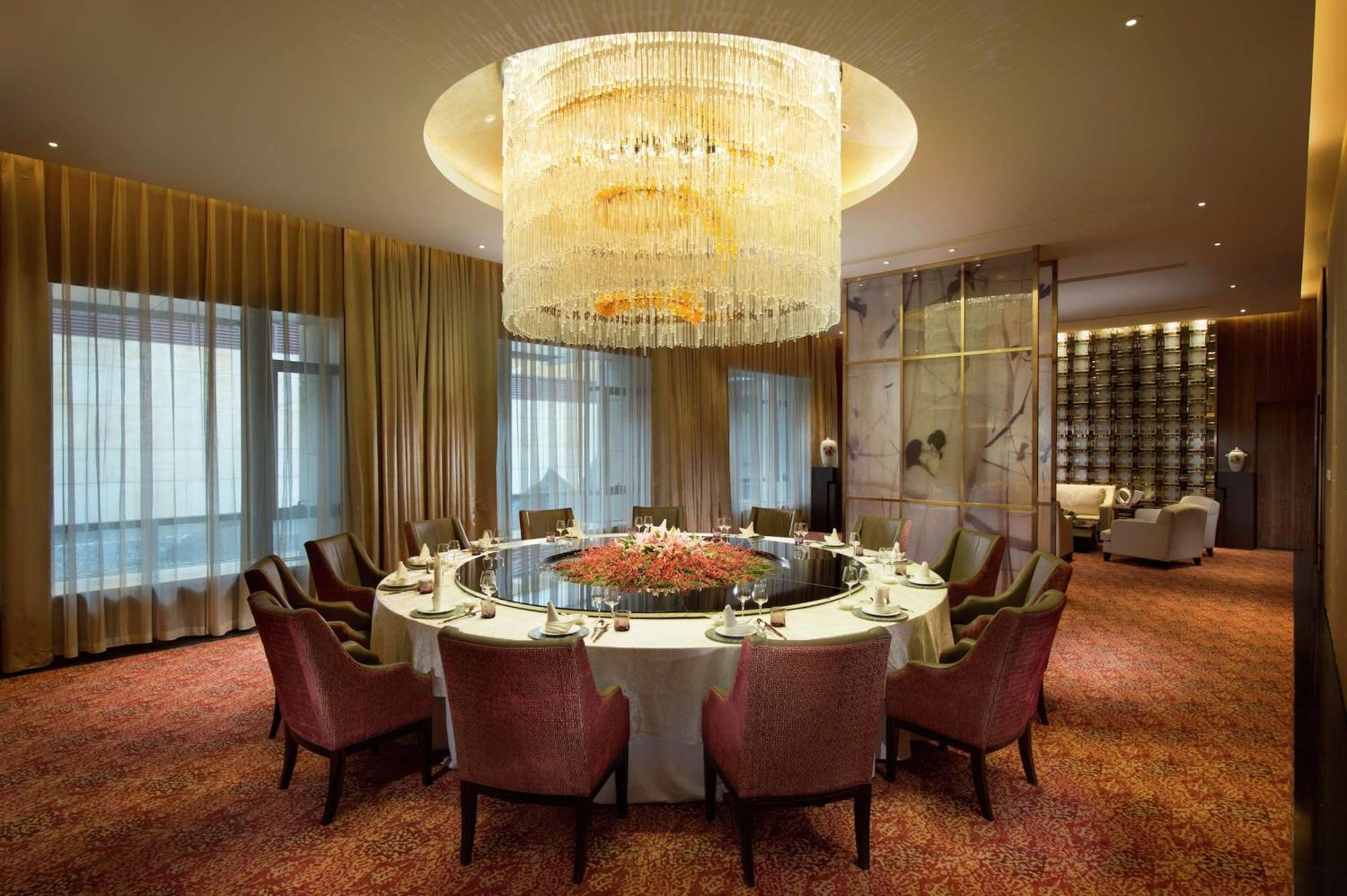 Hilton Wuhan Optics Valley Екстер'єр фото
